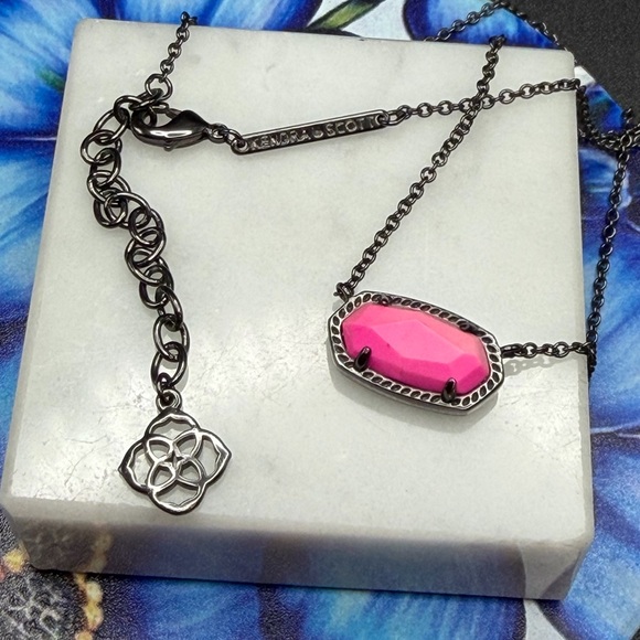 Kendra Scott Jewelry - Kendra Scott Elisa Pink Black Necklace #M32